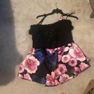 Bee Darlin 2 Piece Off-The-Shoulder Floral Formal Dress size 17W